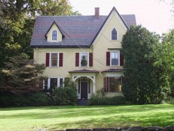 226 Park St, Newton, MA 02458-2313