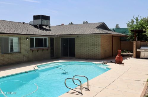 202 El Caminito Dr, Phoenix AZ  85020-3506 exterior