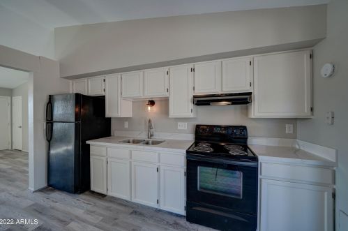 1414 Cholla St, Phoenix AZ 85029-3800 exterior