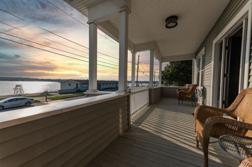 206 Rodney French Blvd, New Bedford, MA 02744-1506