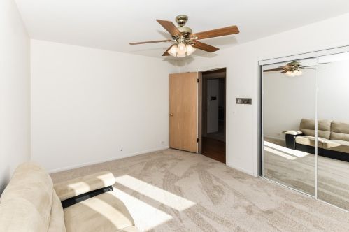 8738 Bruce Dr, Niles IL 60714-2344 exterior