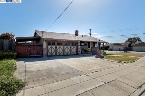 15576 Farnsworth St, San Leandro, CA 94579-2342