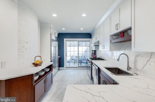 335 6 St, Philadelphia PA 19140-4560 exterior