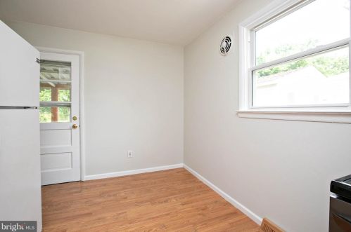 121 Hannold Blvd, West Deptford NJ 08096-1815 exterior