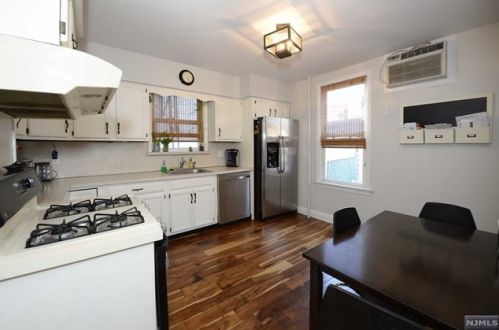 296 Ivy St, Kearny NJ 07032-3502 exterior