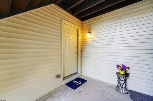 27 Joseph Dr, East Hanover, NJ 07936-3580