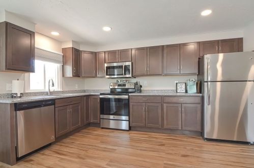 706 Spencer St, Fall River MA  02721-4539 exterior