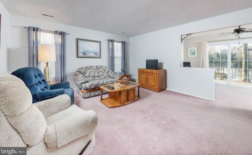 96 Lakebridge Dr, West Deptford NJ 08096-6717 exterior