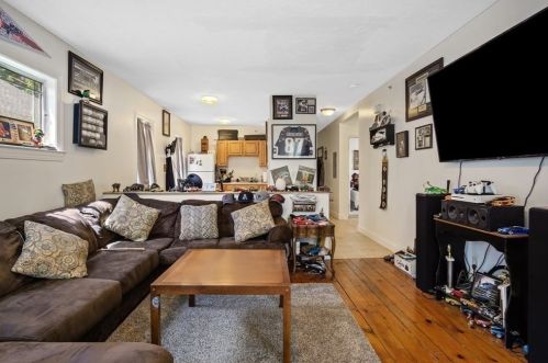 67 Catharine St, Worcester MA 01605-2708 exterior