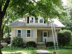 52 Harding St, Newton, MA 02465-1320