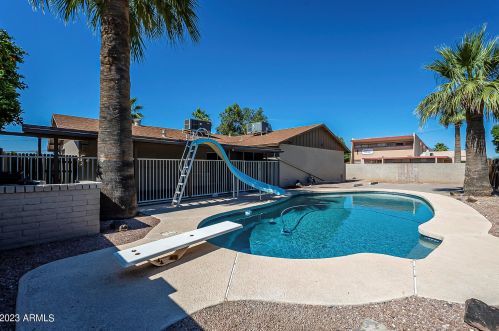 2324 Cactus Rd, Phoenix AZ 85032-7609 exterior