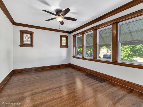 2213 Kenilworth Ave, Forest View, IL 60402-2212