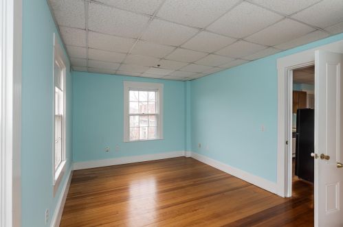 78 Main St, Falmouth MA 02540-3129 exterior