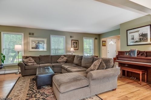 4 Bayberry Ln, Dover NJ 07869-3837 exterior