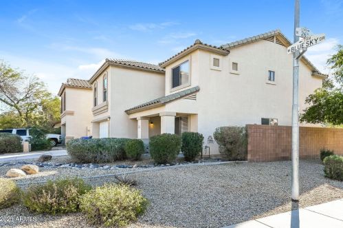 2523 Blue Sky Dr, Phoenix AZ  85085-4765 exterior