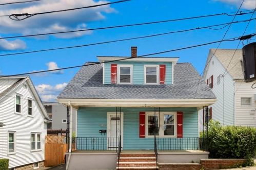 48 Bettinson Ave, Everett, MA 02149-2225
