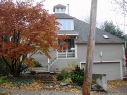93 Hyde Ave, Newton, MA 02458-2334