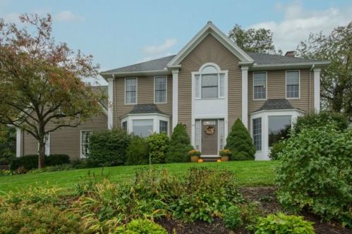 50 Beverly Hill Dr, Shrewsbury, MA 01545-5824