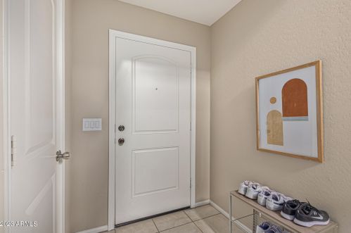 2015 77th Dr, Phoenix, AZ 85035-5117