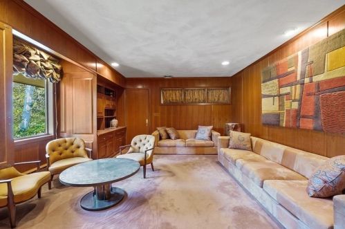 32 Brookshire Rd, Worcester MA 01609-1252 exterior