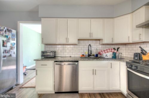 1702 Swedesboro Ave, West Deptford NJ  08066-1517 exterior