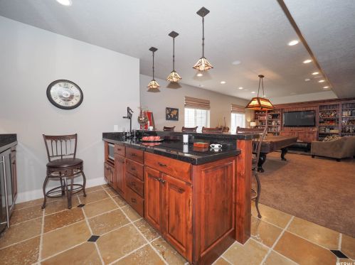 2161 Lorita Way, Sandy UT 84093-6514 exterior