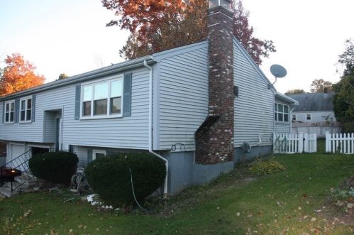 3 Westport Rd, Worcester, MA 01605-1043