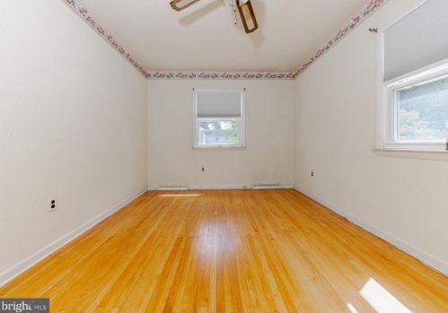 605 Chestnut Ave, West Deptford NJ 08097-1603 exterior