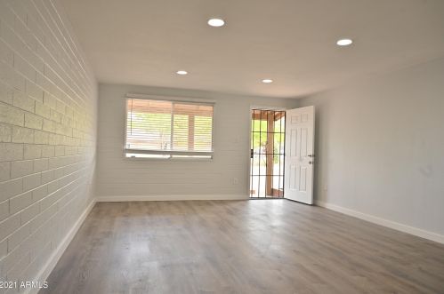 1601 Eugie Ave, Phoenix AZ  85029-1719 exterior