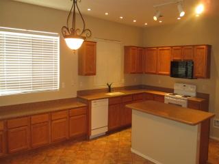 8211 Forest Grove Ave, Phoenix AZ  85043-1527 exterior