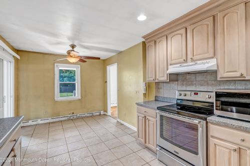 20 Irving Pl, Tinton Falls NJ  07724-1607 exterior