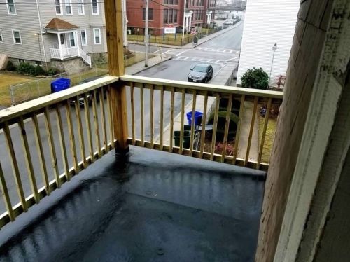 563 Whipple St, Fall River MA 02724-3433 exterior