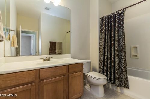 25303 51 Dr, Phoenix AZ 85031-3902 exterior