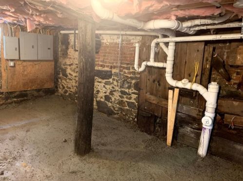 21 Sigel St, Worcester MA 01610-1824 exterior