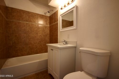 2562 Earll Dr, Phoenix AZ  85016-7404 exterior