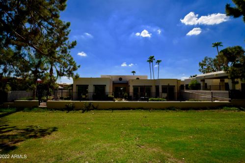 2737 Arizona Biltmore Cir, Phoenix AZ  85016-2169 exterior