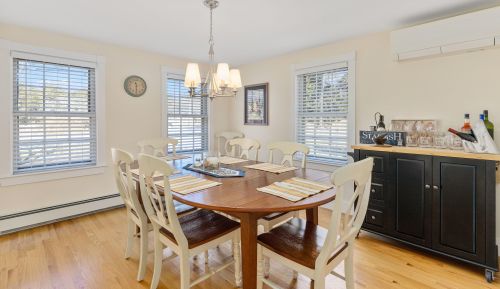 1359 Main St, Chatham MA 02633-2464 exterior