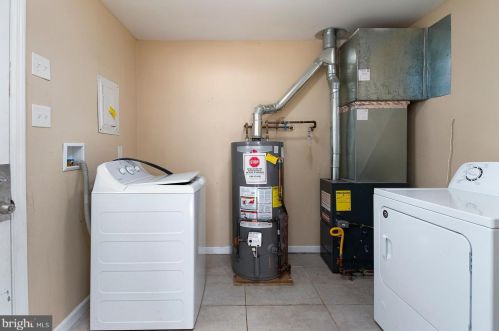 605 Washington Ave, West Deptford NJ 08096-3547 exterior