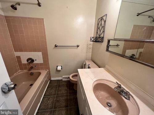 5429 Wolf River Ln, Columbia MD 21045-2258 exterior