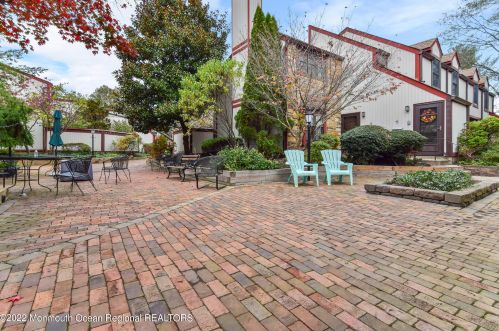 57 Cheshire Sq, Little Silver NJ  07739-1433 exterior