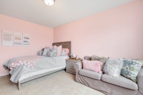 501 Goodwin Dr, Lemont IL 60440-2098 exterior