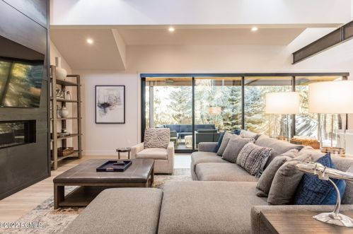 4928 Silver Spg, Park City UT 84098-6042 exterior