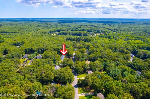 20 Bittersweet Dr, Jackson Twp NJ 08527-4922 exterior