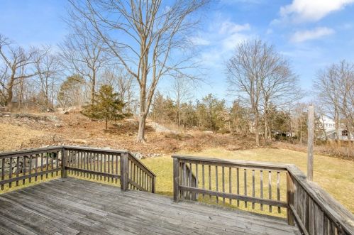 216 Hull St, Hingham MA 02043-1423 exterior