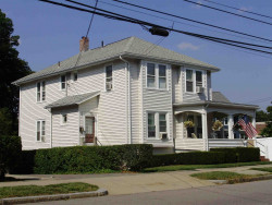 713 Watertown St, Newton, MA 02460-1348