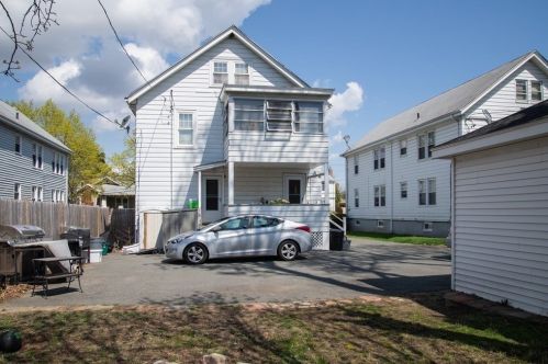 30 Evans Rd, Peabody MA 01960-1801 exterior