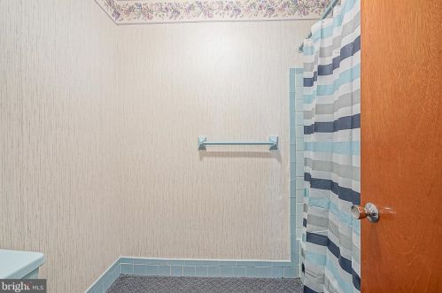 616 Chestnut Ave, West Deptford NJ 08097-1604 exterior