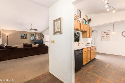 13642 41 Pl, Phoenix AZ 85028-2214 exterior