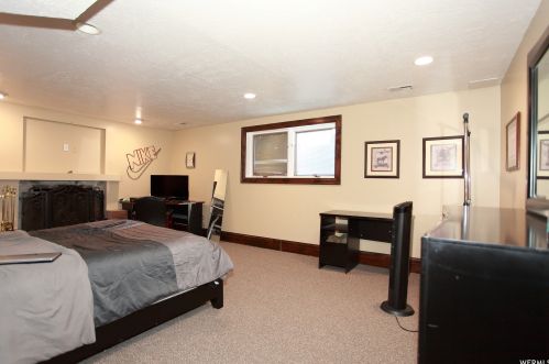 2079 Crk Rd, Sandy UT 84093-6449 exterior