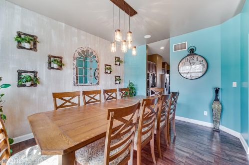 7 Shakespeare Dr, Valpo IN 46383-4129 exterior